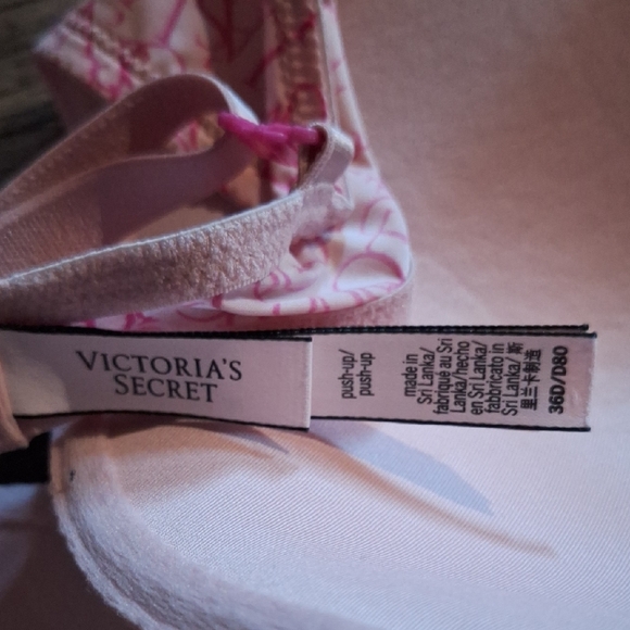Victoria's Secret Pink Script Print Bra - Picture 3 of 4